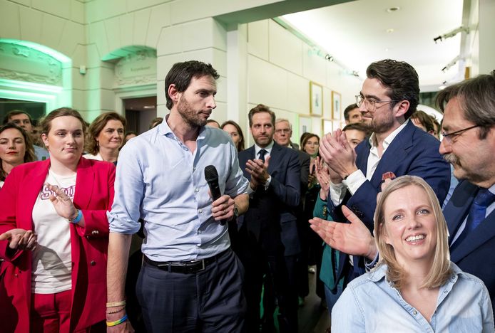 CDA-leider Wopke Hoekstra spreekt zijn partij toe na de dramatisch verlopen verkiezingen voor de Provinciale Staten.