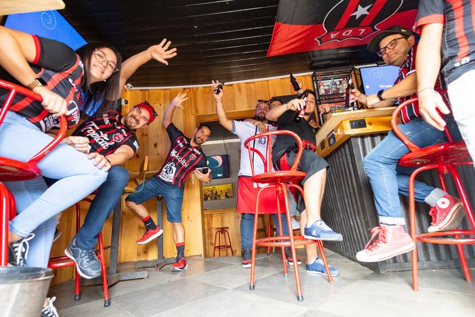 Alajuelense supporters before the match in the pub.