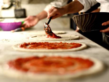 Pizzabaas verdacht van ontvoering filiaalmanager na salarisruzie: ‘Tekenen! Heb vat zoutzuur klaarstaan’