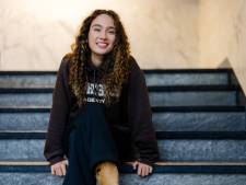 Esther (30) dacht lang dat ze niet normaal was, totdat ze een diagnose kreeg: ‘Een kind kliert niet expres’