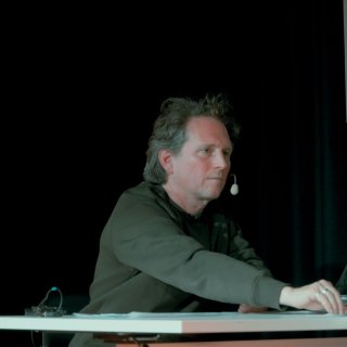 Searching for one morally upright person in the Zuidas in the play ‘Incorruptible on the Zuidas’