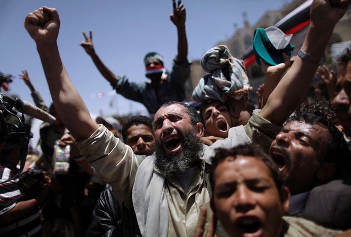 Demonstranten eisen het aftreden van president Ali Abdullah Saleh. Foto: AP