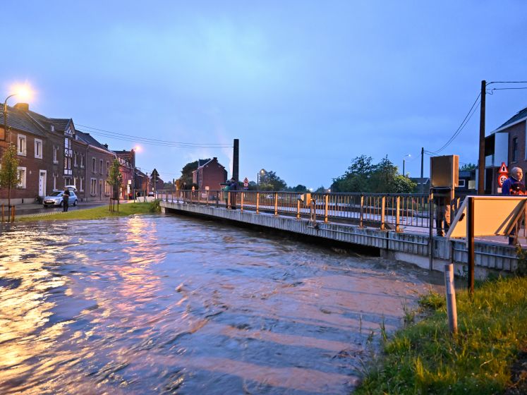 Extreme wateroverlast: “Ergste overstromingen in geschiedenis” van Voeren, situatie “zeer moeilijk” in provincie Luik