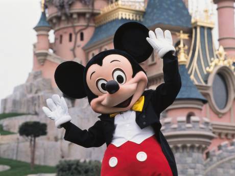 Ontevreden acteurs staken in Disneyland Parijs: ‘De muis moet betalen’ 