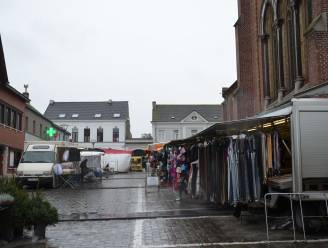 Vrijdagmarkt verhuist tijdelijk naar Achterstraat door voorbereidende werken voor heraanleg Sint-Goriksplein