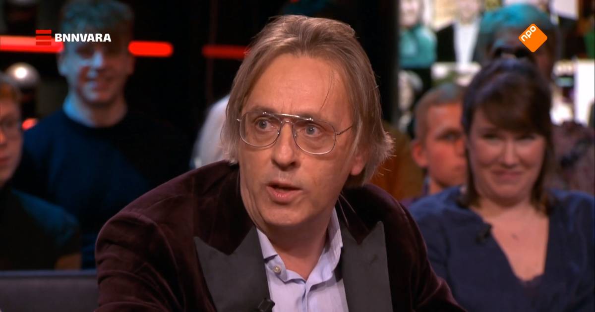 Marcel Van Roosmalen Krijgt Lachers Op Zijn Hand In Dwdd Geef Hem Eigen Show Show Ad Nl