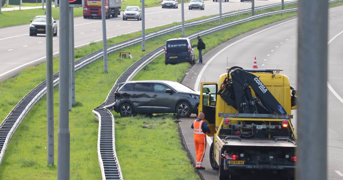 Ongeluk op A50: drie rijstroken dicht bij Klarenbeek.
