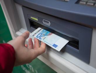 Groeiend verzet tegen afbouw van bankautomaten overal: “Dat is toch absurd?”