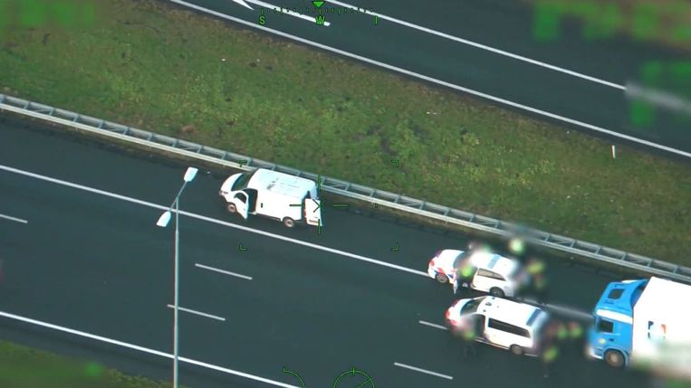 De ontvoering van de 15-jarige jongen uit Zuid houdt mogelijk verband met een eerdere woningoverval aan het Minervaplein, waar de tiener in kwestie ook aanwezig was. Beeld Politie Amsterdam