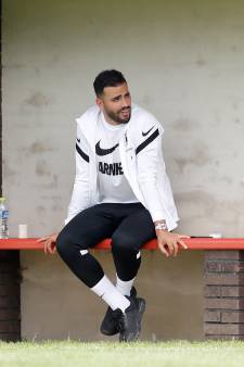 Transferperikelen Bazoer en Tannane verlammen voorbereiding Vitesse: ‘Ongemakkelijke situatie’

