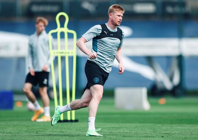 Kevin De Bruyne weer op training bij Manchester City.