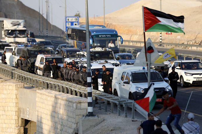 De dader zou een 16- of 17-jarige Palestijn zijn uit een dorp op de Westelijke Jordaanoever.
