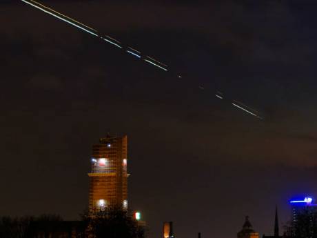 Wauw! Utrechter Frederik maakt adembenemende video van Jupiter en Saturnus boven de Domtoren
