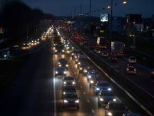 Het blijft nog jaren tobben op de A12: laat je auto staan
