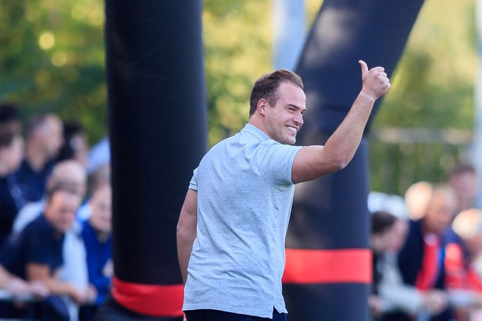 Jos van der Veen moet Excelsior’31 behoeden voor degradatie uit de derde divisie.