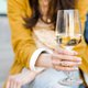 Minder onschuldig dan je denkt: dít effect heeft één glas wijn op je lichaam