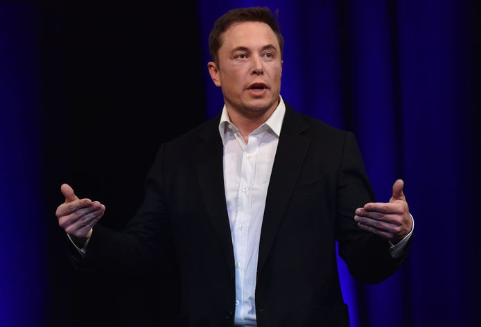 Oprichter van SpaceX Elon Musk heeft op vier dagen tijd 10 miljoen dollar verdiend.