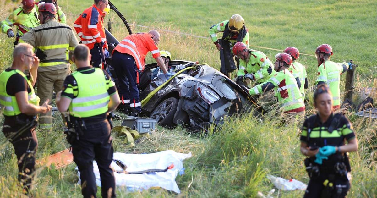Zwaar ongeval in buitengebied bij Klarenbeek: drie gewonden, waarvan een ernstig.