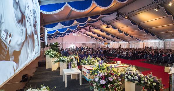 Albergen neemt afscheid van Dennis Nijhuis | Tubbergen - Tubantia