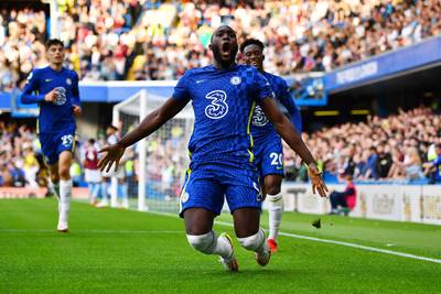 Meteen een tweeklapper! Lukaku opent ook op Stamford Bridge zijn rekening en helpt Chelsea met fraaie goals aan zege tegen Aston Villa
