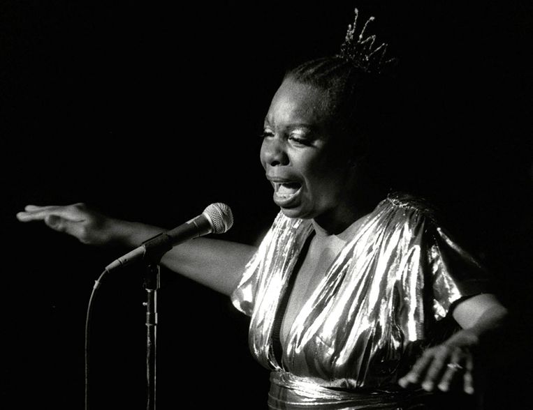 27 juni 1985, Nina Simone treedt op in de Avery Fisher Hall in New York.  Beeld AP