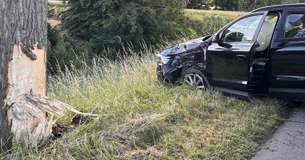 Automobilist gewond na eenzijdig ongeluk op Duivenwaardsedijk in Nieuwe-Tonge