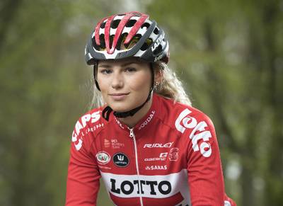 Wielrenbabe Puck Moonen na vijf jaar weer vrijgezel