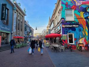 Uittip: nieuwe, wekelijkse stadswandeling door hartje Enschede