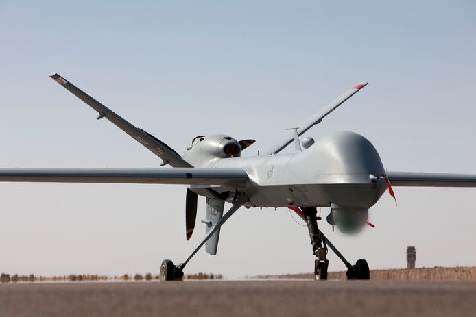 De MQ-9 Reaper, op een vliegbasis in de Amerikaanse staat New Mexico, wordt voorzien van een landingsgestel van het Helmondse Fokker Landing Gear.