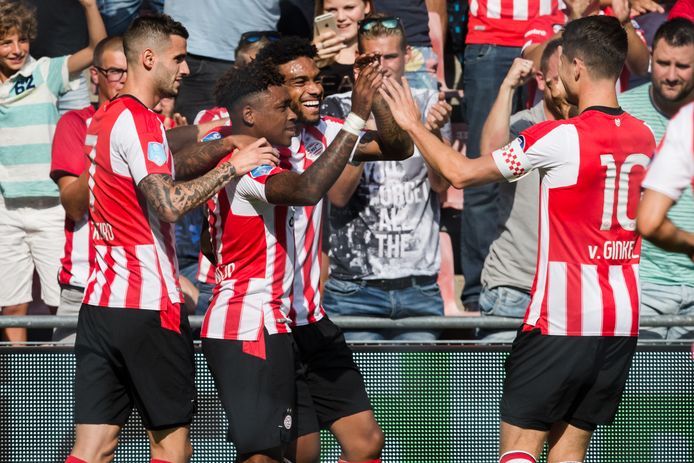PSV kan tegen Feyenoord de 14e thuiszege op rij boeken.