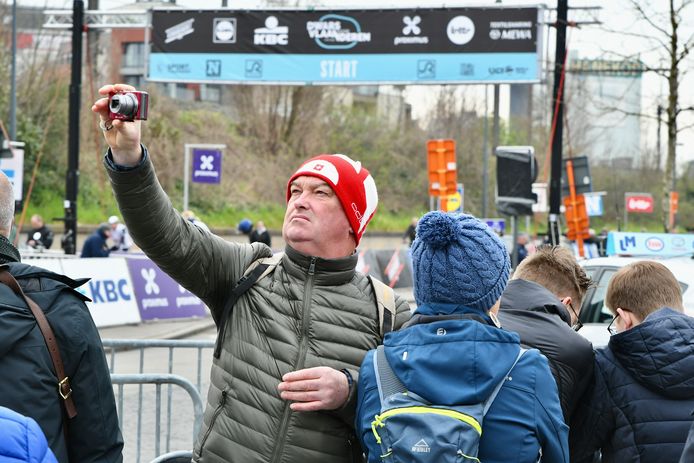 Dwars door Vlaanderen: start in Roeselare.