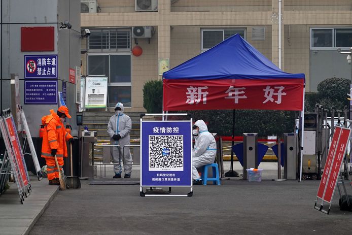 Inwoners van de Chinese stad Xi’an die toegang tot een ziekenhuis of eender welke gelegenheid willen, moeten gevaccineerd zijn tegen Covid-19 of recent negatief hebben getest op het virus.