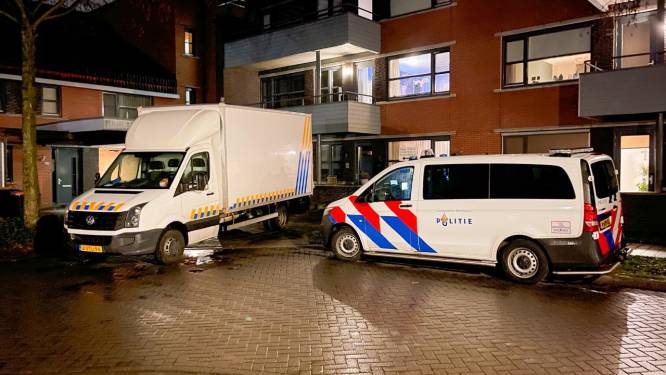 Politie doet inval in appartement in Enschede en treft hennepkwekerij aan
