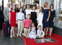 De Amerikaanse actrice Jennifer Garner (tweede van rechts) met haar dierbaren op de Walk of Fame in Hollywood.