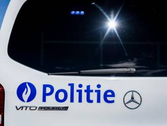 Bromfiets en auto botsen in Hasselt: Man (23) gewond 