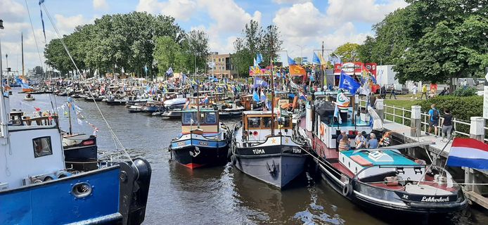 De Sleepbootdagen in Zwartsluis trekken veel publiek. ook op andere plekken in de regio is er sprake van hemelvaartsdrukte.