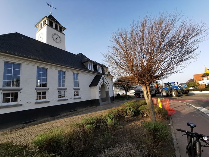 Binnenrenovatie oudgemeentehuis Vlezenbeek goedgekeurd Poelcafé