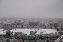 De hoofdstad Athene is volledig bedekt onder een witte sneeuwlaag.