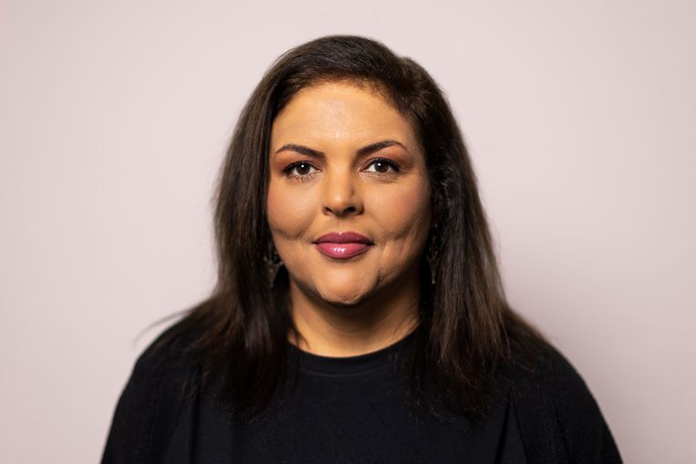 Saida Derrazi: ‘Waarom kan een moslimvrouw niet neutraal zijn? In andere landen zoals in het Verenigd Koninkrijk en Canada zijn er wel politievrouwen met een hoofddoek.’ Beeld Martijn Gijsbertsen