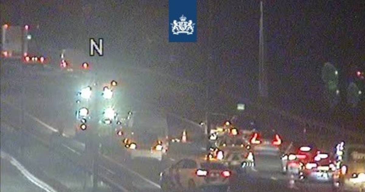 Problemen op de A2 bij Den Bosch weer opgelost na ongeval met zeker drie autos.