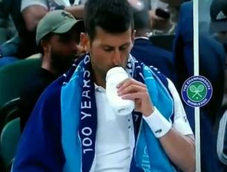 “Een toverdrankje, meer kan ik niet zeggen”: inhalerende Novak Djokovic wakkert mysterie rond goedje in drinkbus enkel aan