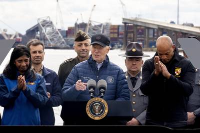 Biden bezoekt ingestorte brug Baltimore en belooft herbouw “met vakbondslieden en Amerikaans staal”