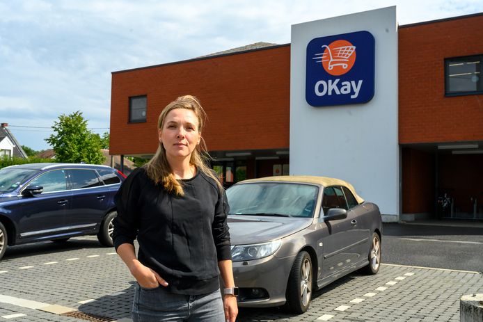 Valerie Letins in the parking lot of Zoersel's Okay branch, where two rings of great sentimental value have gone missing.