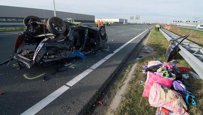De auto waar Ricardo van Jaarsveld en zijn kinderen in zaten werd aangereden op de A2 bij Maarssen.