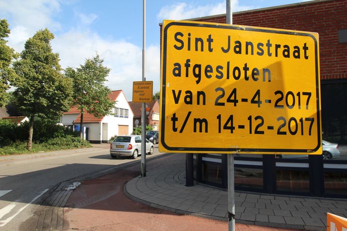 Sprundel
Met dit bord begon de langdurige reconstructie van de Sint Jansstraat.