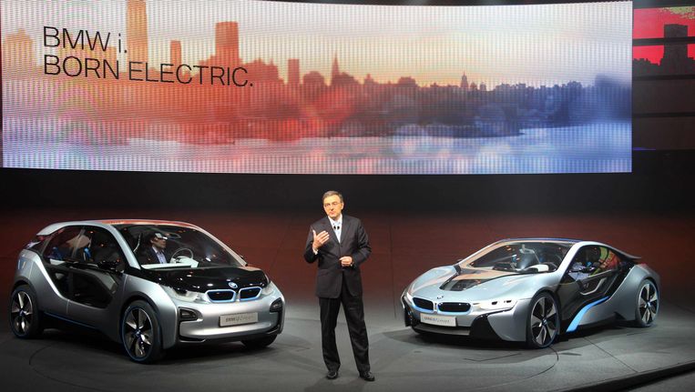 BMW-topman Norbert Reithofer bij de presentatie van de BMW i3 en i8. Beeld REUTERS