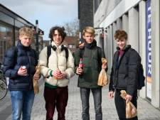 Minder zwerfafval door statiegeld? Deze scholieren uit Enschede geloven er niets van 