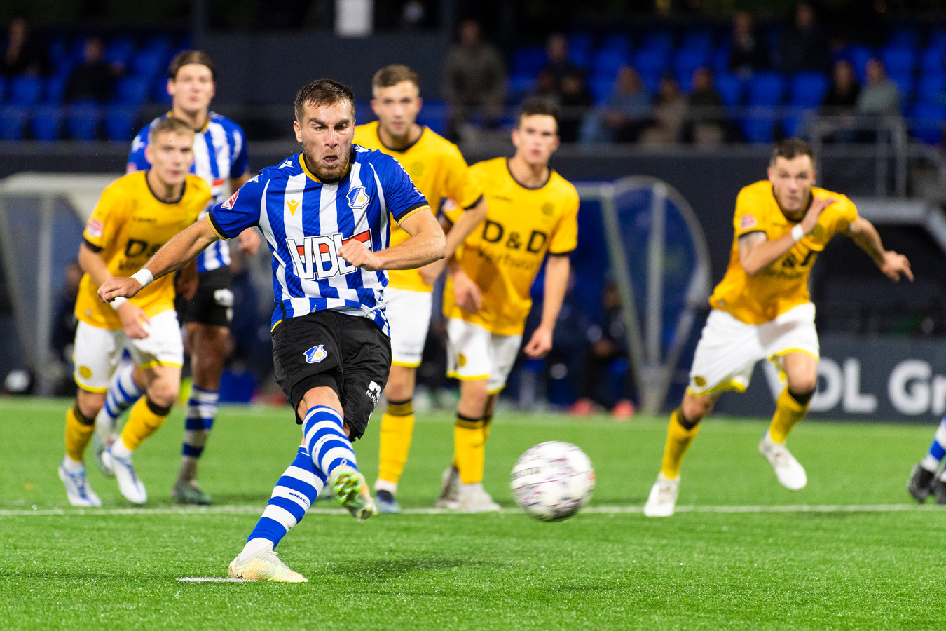 Hoe Azerbeidzjan het hart van FC Eindhovenspeler Ozan Kökcu veroverde
