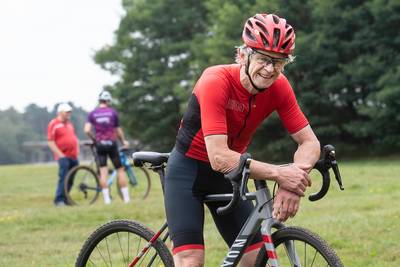 Huub (73) trainde met Marianne Vos en stapt vijf keer per week op de fiets: ‘Het verrijkt mijn leven