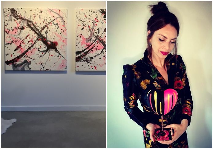 Kunstenares Liesbeth Philippaers (r.) met een van haar sweethearts, en twee kunstwerken die maakte met condooms.